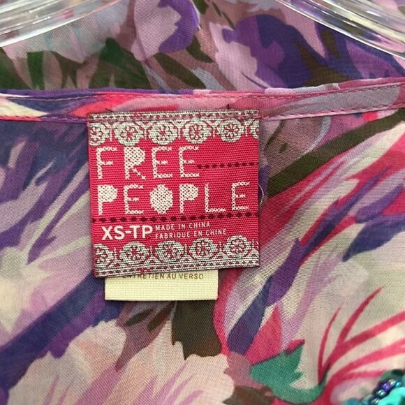 ANTHROPOLOGIE FREE PEOPLE FLORAL‎ EMBELLISHMENT BLOUSE SIZE XS - Picture 4 of 5